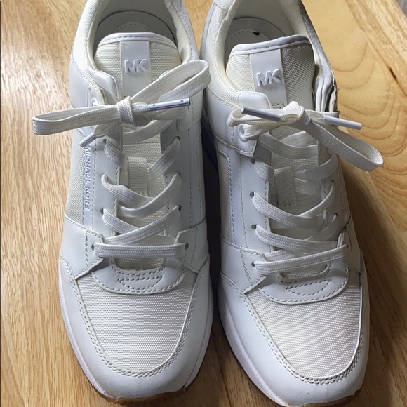 Shoes - Picture 1 of 6
